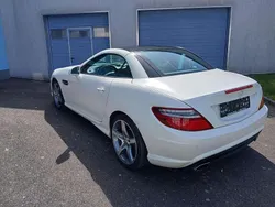 Weiß Gebraucht 2015 Mercedes SLK200 CarbonLOOK Edition Cabrio | 25.000 €