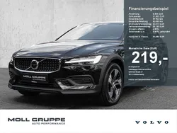 Black solid ´stone´ / solid Gebraucht 2023 Volvo V60 CC Plus Kombi | 34.450 € (Guter Preis)