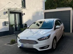 Weiß Gebraucht 2015 Ford Focus Business Edition Kombi | 7.400 € (Guter Preis)