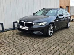 Grau Gebraucht 2022 BMW 520 Sport Line Limousine | 27.998 € (Superpreis)