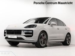 Grau Gebraucht 2024 Porsche Cayenne Turbo E-Hybrid SUV | 183.751 € (Teuer)