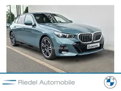Grün Gebraucht 2024 BMW 520 M Sport Limousine | 54.890 € (Guter Preis)