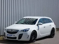 Weiß Gebraucht 2012 Opel Insignia OPC Kombi | 13.480 €