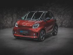 Rot (carmine red (metallic) (rot)) Gebraucht 2024 Smart ForTwo Coupé Passion Exclusive Coupé | 17.777 € (Teuer)
