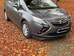 Grau Gebraucht 2016 Opel Zafira Tourer drive Van / Kleinbus | 11.950 € (Etwas zu teuer)