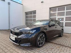 Black sappihre (metallic) Gebraucht 2024 BMW 520 Comfort Edition Kombi | 54.990 € (Fairer Preis)