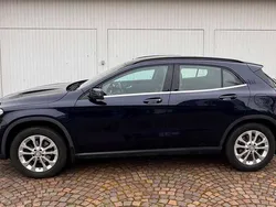 Blau Gebraucht 2016 Mercedes GLA200 Urban SUV | 18.700 € (Fairer Preis)