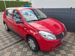Rot Gebraucht 2010 Dacia Sandero Kleinwagen | 2.000 € (Guter Preis)