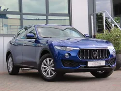 Blu emozione metallic Gebraucht 2021 Maserati Levante SUV | 46.900 €