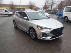 Polarsilber metallic Gebraucht 2023 Ford Focus ST-Line X Kombi | 19.900 € (Guter Preis)