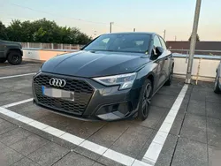 Grau Gebraucht 2023 Audi A3 Sportback Advanced Kombi | 31.900 € (Etwas zu teuer)