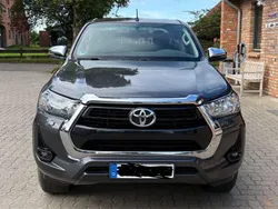 Grau Gebraucht 2021 Toyota HiLux Comfort Abholung | 30.450 € (Fairer Preis)