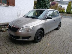 Grau Gebraucht 2012 Skoda Fabia Active Kleinwagen | 1.800 € (Guter Preis)