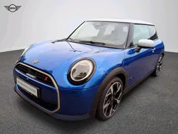 Blau Gebraucht 2024 Mini Cooper S Favoured Kleinwagen | 32.205 € (Guter Preis)