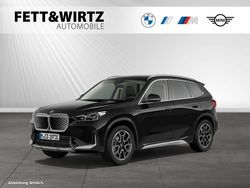 Black sapphire metallic Neu 2025 BMW iX1 SUV | 52.590 € (Teuer)