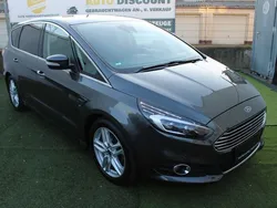 Grau Gebraucht 2016 Ford S-MAX Titanium Van / Kleinbus | 15.999 € (Etwas zu teuer)