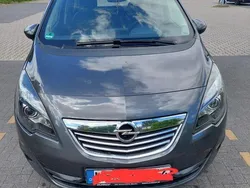 Grau Gebraucht 2011 Opel Meriva Van / Kleinbus | 4.900 € (Fairer Preis)