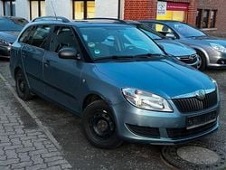 Blau Gebraucht 2010 Skoda Fabia Cool Edition Kombi | 2.490 € (Guter Preis)