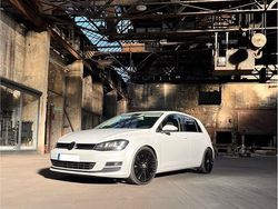 Weiß Gebraucht 2014 VW Golf VII Highline Limousine | 9.800 € (Etwas zu teuer)