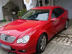 Rot Gebraucht 2004 Mercedes C180 Coupé | 3.200 € (Etwas zu teuer)