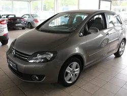 Braun Gebraucht 2009 VW Golf Plus Cross Van / Kleinbus | 10.490 € (Teuer)