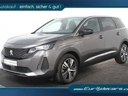 Grau (metallic) Gebraucht 2022 Peugeot 5008 Allure Van / Kleinbus | 26.400 € (Fairer Preis)