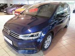Blau Gebraucht 2023 VW Touran Active Van / Kleinbus | 25.945 € (Superpreis)