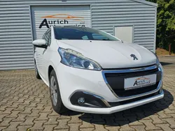 Weiss banquise Gebraucht 2017 Peugeot 208 Urban Move Kleinwagen | 6.800 € (Fairer Preis)