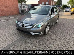Grau Gebraucht 2012 Mercedes B200 Van / Kleinbus | 6.250 € (Fairer Preis)