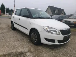 Weiß Gebraucht 2012 Skoda Fabia Limousine | 2.999 € (Fairer Preis)
