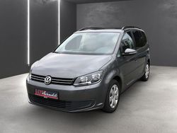 Grau Gebraucht 2014 VW Touran Trendline Van / Kleinbus | 7.490 € (Guter Preis)
