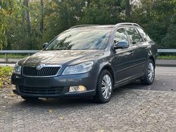 Grau Gebraucht 2010 Skoda Octavia Impuls Edition Kombi | 4.900 € (Guter Preis)