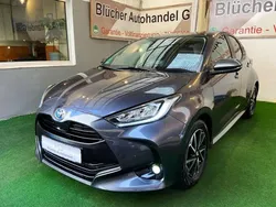 Grau artense/metallic k (metallic) Gebraucht 2022 Toyota Yaris Hybrid Team Kleinwagen | 19.950 € (Fairer Preis)