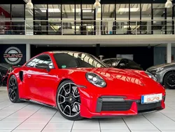 Rot Gebraucht 2023 Porsche 992 Coupé | 279.992 €