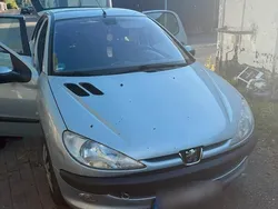 Silber Gebraucht 2003 Peugeot 206 Kleinwagen | 2.000 € (Fairer Preis)