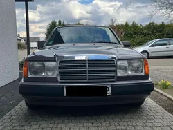 Braun Gebraucht 1993 Mercedes 200 Limousine | 5.500 €