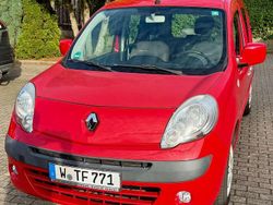 Rot Gebraucht 2012 Renault Kangoo Kombi | 7.800 € (Etwas zu teuer)