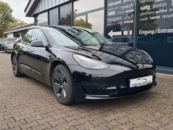 Schwarz Gebraucht 2021 Tesla Model 3 Standard Range Limousine | 20.890 € (Fairer Preis)