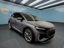 Grau Gebraucht 2021 Audi Q4 e-tron S-Line SUV | 32.249 €