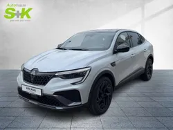 Kyanitweiß metallic (weiß) Neu 2025 Renault Arkana Bose Edition SUV | 36.890 € (Fairer Preis)