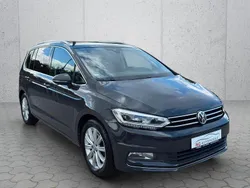 Grau Gebraucht 2016 VW Touran Highline Van / Kleinbus | 13.790 € (Fairer Preis)