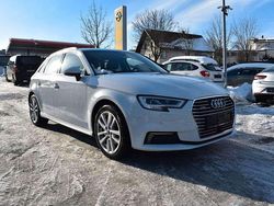 Gletscherweiss (metallic) Gebraucht 2020 Audi e-tron Design SUV | 20.950 € (Fairer Preis)