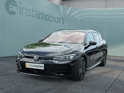 Schwarz Gebraucht 2024 VW Passat R-line Van / Kleinbus | 62.045 €
