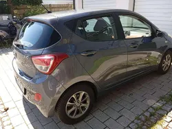 Grau Gebraucht 2014 Hyundai i10 Intro Edition Kleinwagen | 5.001 € (Fairer Preis)