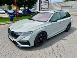 Grau Gebraucht 2021 Skoda Octavia RS Kombi | 27.400 € (Fairer Preis)