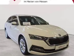Candyweiß uni Gebraucht 2022 Skoda Octavia Style Kombi | 20.190 € (Guter Preis)