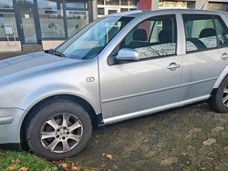 Silber Gebraucht 2001 VW Golf IV Kleinwagen | 2.000 € (Fairer Preis)