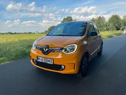 Gelb Gebraucht 2023 Renault Twingo Kleinwagen | 14.900 € (Fairer Preis)