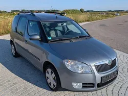 Silber Gebraucht 2009 Skoda Roomster Kombi | 1.850 €