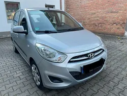 Silber Gebraucht 2013 Hyundai i10 Edition Kleinwagen | 4.299 € (Fairer Preis)